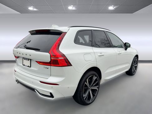 Certified 2025 Volvo XC60 T8 Ultra w/ Climate Package image 9
