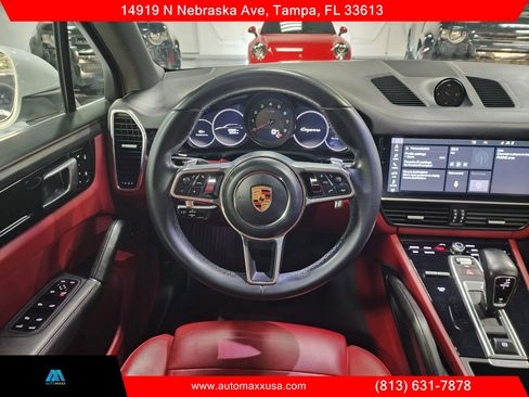 Used 2020 Porsche Cayenne AWD/4WD image 13