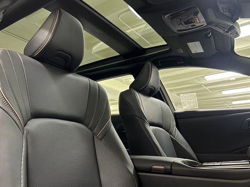 New 2025 Toyota Crown Signia image 20