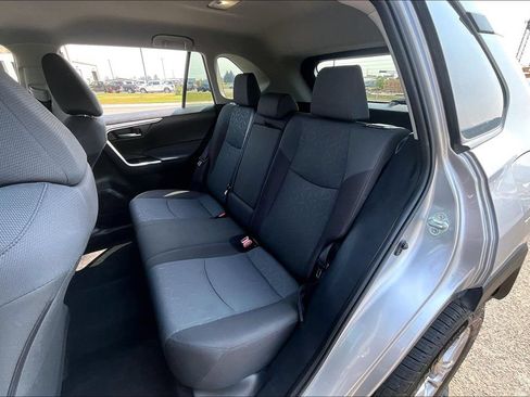 Used 2025 Toyota RAV4 XLE AWD/4WD image 26