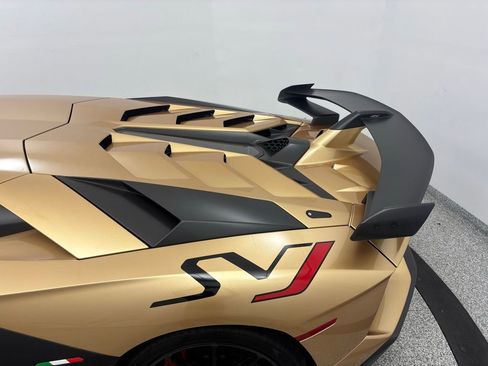 Used 2019 Lamborghini Aventador SVJ image 33