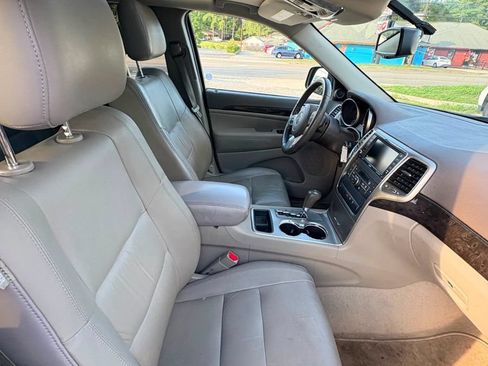 Used 2012 Jeep Grand Cherokee Laredo AWD/4WD image 13