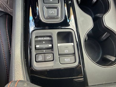 Used 2025 Honda Pilot TrailSport image 31