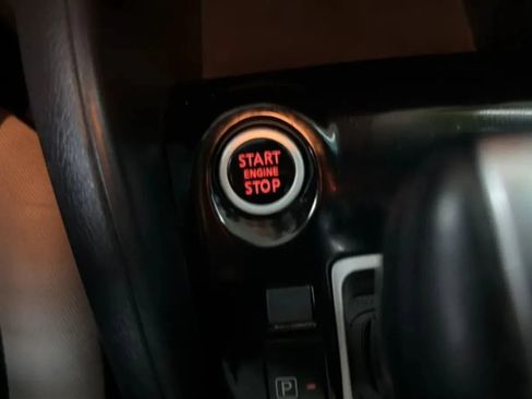 Used 2020 Nissan Versa SV FWD image 16
