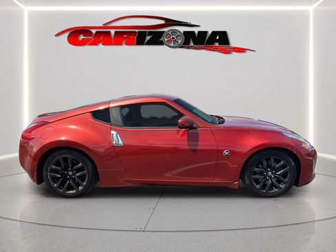 Used 2016 Nissan 370Z Coupe RWD image 4
