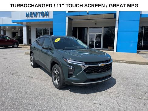 New 2026 Chevrolet Trax LT w/ Driver Confidence Package FWD image 1