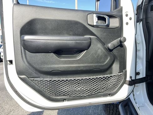 Used 2019 Jeep Wrangler Unlimited Sport image 11