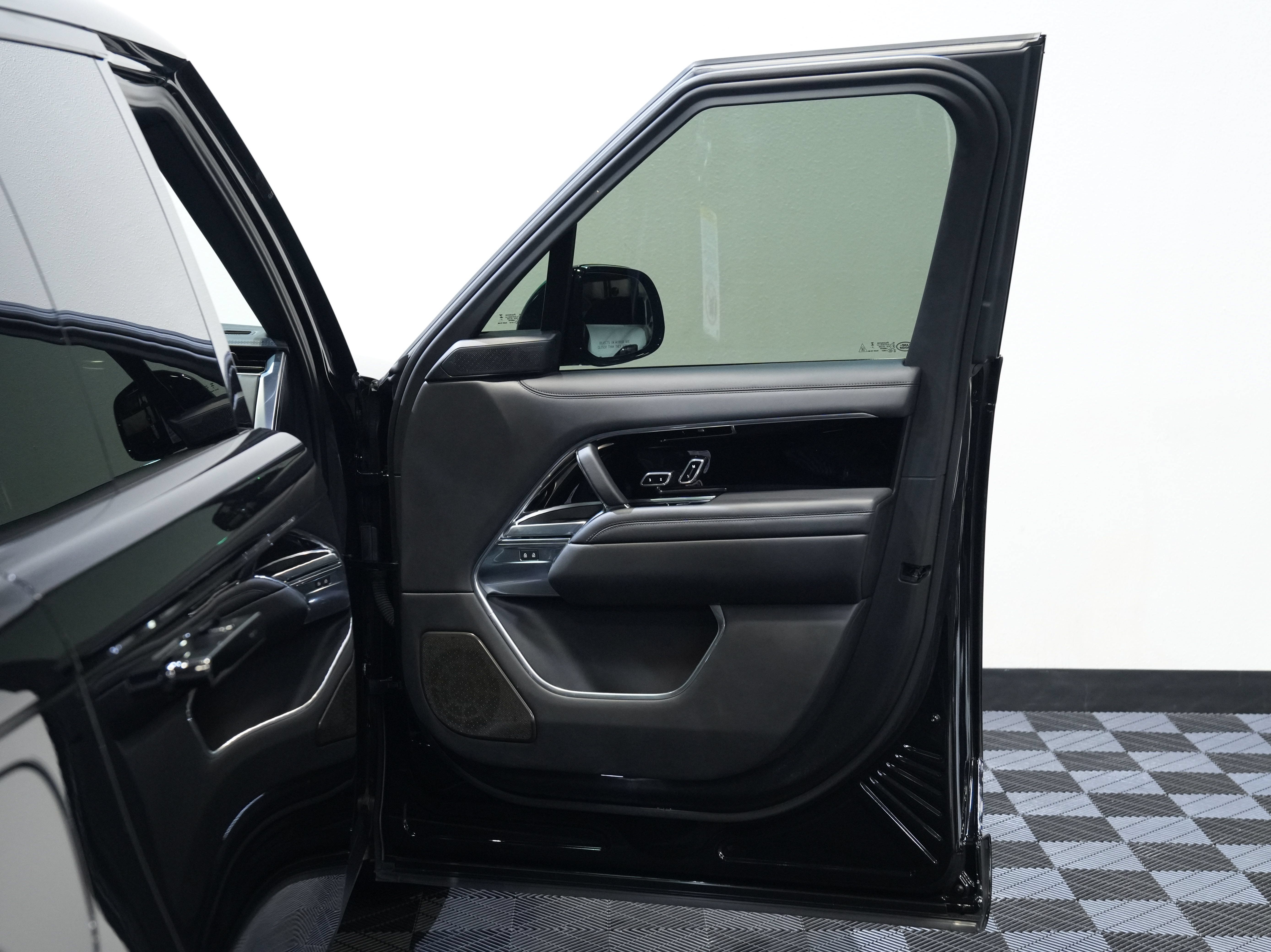 Used 2024 Land Rover Range Rover Autobiography AWD/4WD image 21