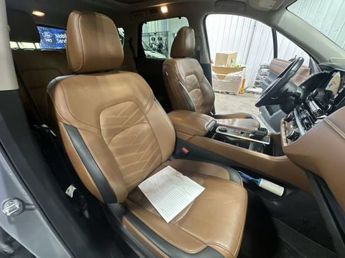 Used 2022 Nissan Pathfinder Platinum w/ Cargo Package AWD/4WD image 32