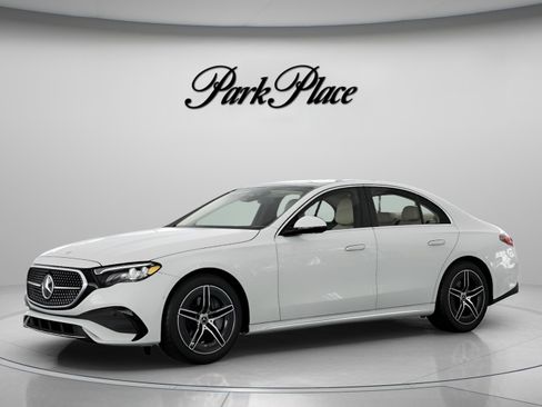 New 2026 Mercedes-Benz E 450 4MATIC Sedan image 2