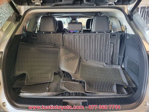 Used 2023 Toyota Highlander Limited w/ Protection Package #3 (TMS) AWD/4WD image 13