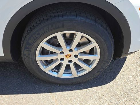Used 2021 Porsche Cayenne AWD/4WD image 9