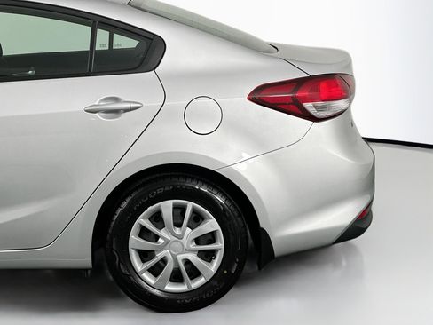 Used 2018 Kia Forte LX image 41