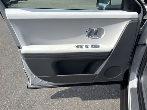 Used 2024 Hyundai Ioniq 5 SE image 25