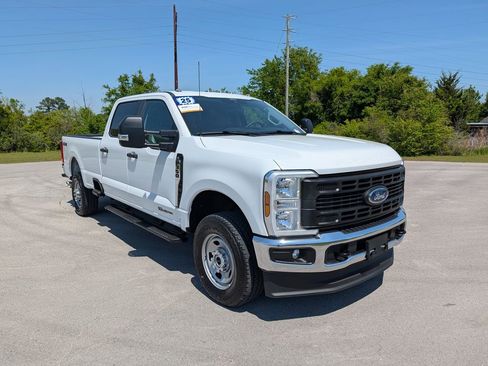 Certified 2025 Ford F350 XL w/ XL Chrome Package image 2