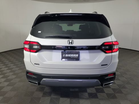 New 2026 Honda Pilot Touring image 5