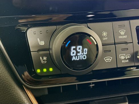 Used 2025 Toyota Grand Highlander AWD Hybrid image 20