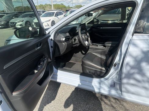 Certified 2024 Nissan Altima 2.5 SR w/ SR Premium Package image 16