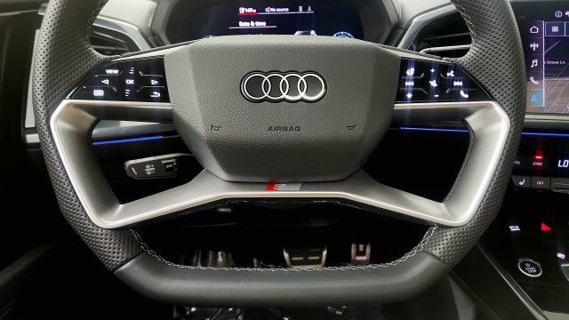 Used 2025 Audi Q4 e-tron Premium Plus w/ Premium Plus AWD/4WD image 57