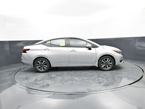 New 2025 Nissan Versa SV w/ Trunk Package FWD image 5