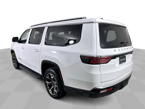 Used 2024 Jeep Wagoneer L Series III w/ Flexible Seating Group AWD/4WD image 6