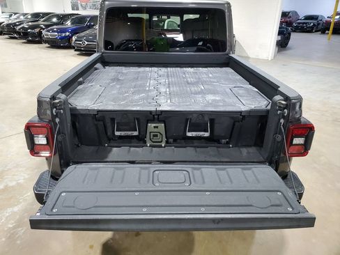 Used 2020 Jeep Gladiator Overland w/ LED Lighting Group AWD/4WD image 45