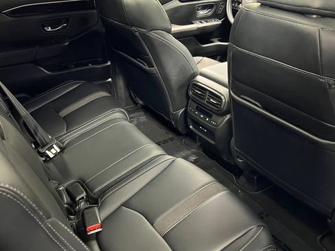 Used 2025 Honda Pilot Touring image 15