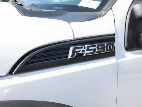 Used 2016 Ford F550 2WD Regular Cab Super Duty image 40