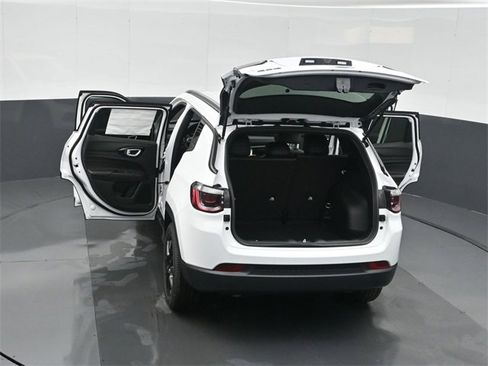 New 2026 Jeep Compass Latitude image 51