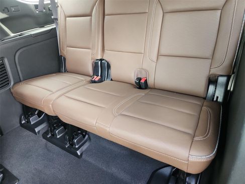 Used 2023 Chevrolet Suburban High Country AWD/4WD image 36