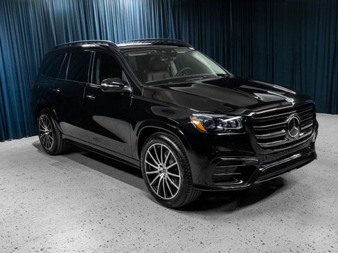 New 2026 Mercedes-Benz GLS 450 4MATIC image 3