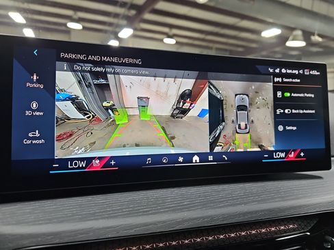 New 2026 BMW 330i Sedan w/ M Sport Package image 25