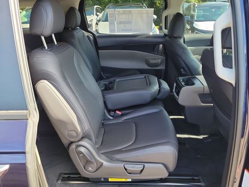 New 2026 Kia Carnival FWD image 12