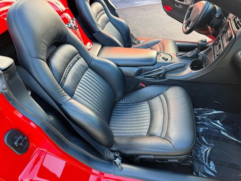 Used 2002 Chevrolet Corvette Convertible 2D w/ Preferred Equipment Group2 image 31