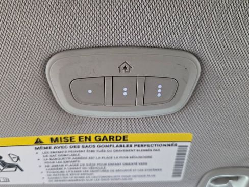 Used 2021 Chrysler Pacifica Touring-L FWD image 27