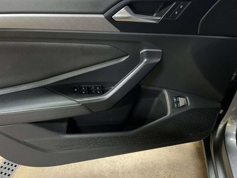 Used 2024 Volkswagen Jetta SE FWD image 13