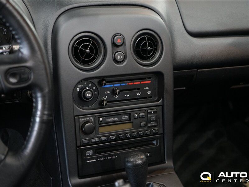 Used 1996 MAZDA MX-5 Miata RWD image 29