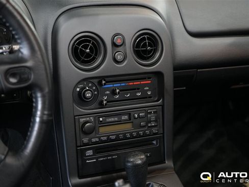 Used 1996 MAZDA MX-5 Miata RWD image 29