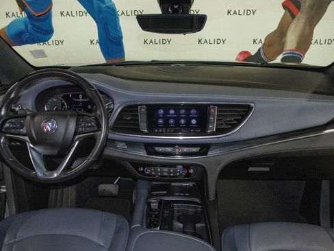 Used 2024 Buick Enclave Premium image 3