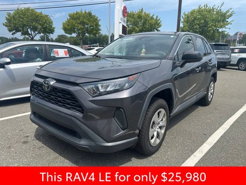Used 2022 Toyota RAV4 LE FWD image 14