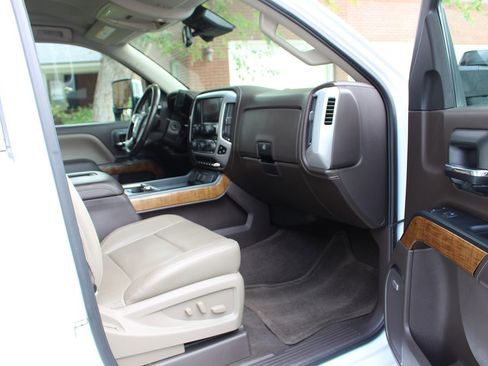 Used 2017 GMC Sierra 1500 SLT image 16