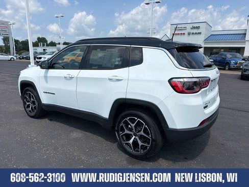 Used 2025 Jeep Compass Limited AWD/4WD image 3