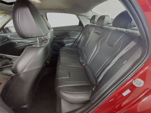 Used 2024 Hyundai Elantra Limited FWD image 11