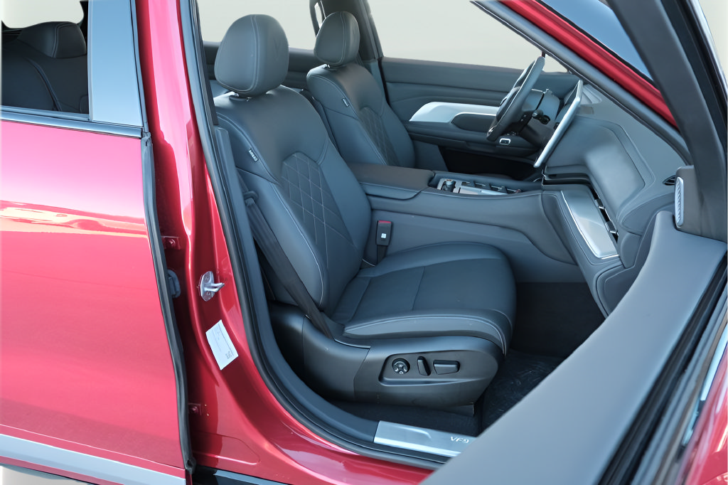 New 2024 VinFast VF 9 Plus AWD/4WD image 12