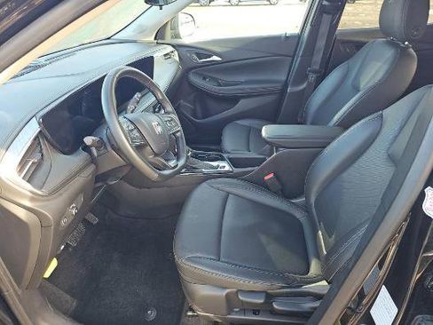 Used 2024 Buick Encore GX Sport Touring image 8