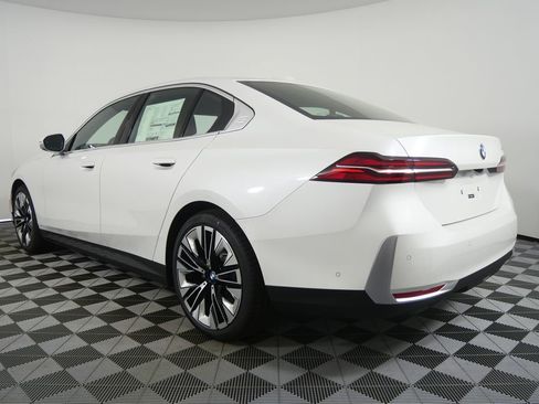 New 2026 BMW 530i w/ Premium Package RWD image 5