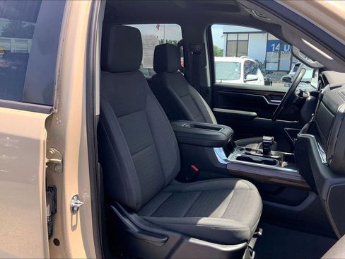 Used 2022 Chevrolet Silverado 1500 LT Trail Boss w/ LPO, Dark Essentials Package AWD/4WD image 7