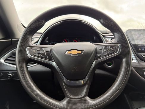Used 2020 Chevrolet Malibu LT image 21