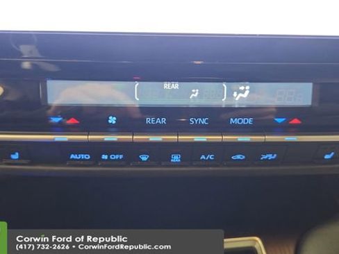 Used 2024 Toyota Sienna XLE image 22