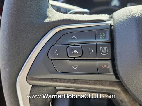 New 2025 Jeep Grand Cherokee Limited w/ Luxury Tech Group II image 26